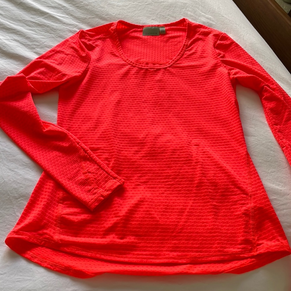 Athleta workout shirt